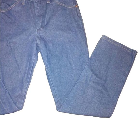 WRANGLER MENS SZ 30*32 STRAIGHT LEG JEANS - Picture 2 of 5